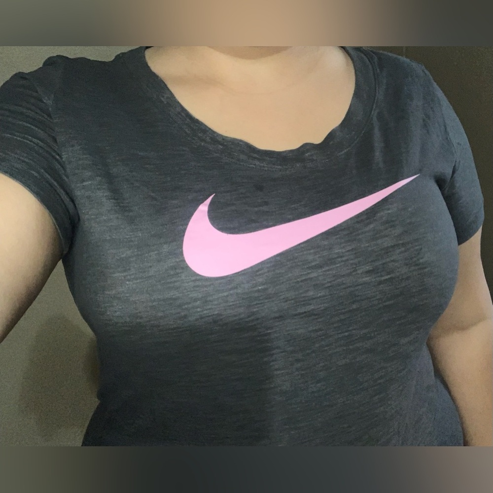 NIKE